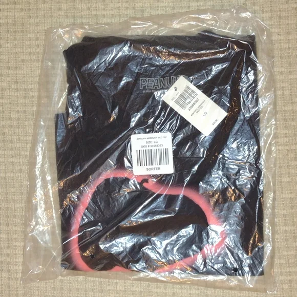 Peanuts Snoopy Silhouette Airbrushed T-Shirt. Men's Large. Unisex. NWT. - Picture 2 of 3